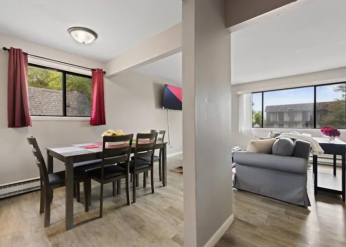 Cozy2bd Chgolnd Freeparkg Sleeps6 Freewi-fi *