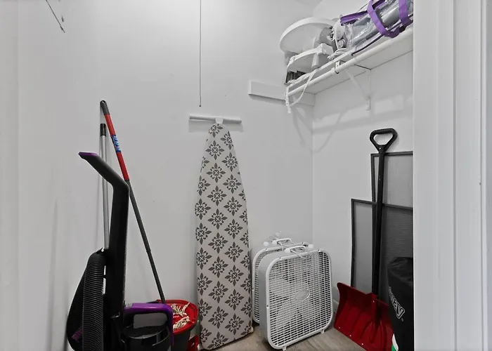 Cozy2bd Chgolnd Freeparkg Sleeps6 Freewi-fi *